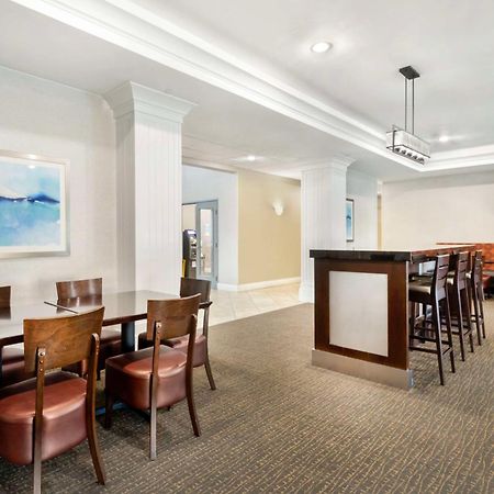Best Western Plus Appleton Airport Mall Hotel Exteriér fotografie